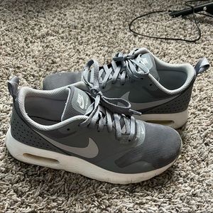 Nike Air Max Tavas shoes